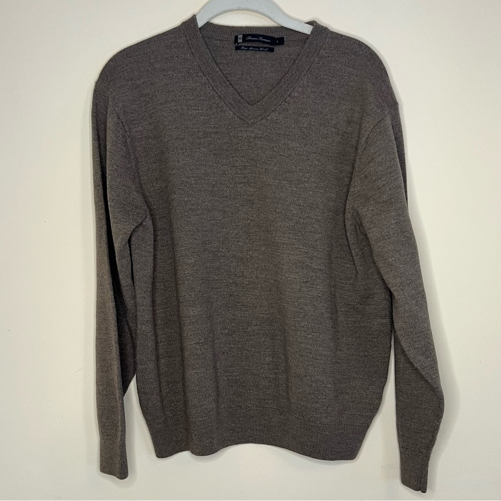 100% Merino wool brown v neck lightweight sweater Bruno Ferraro women's Large